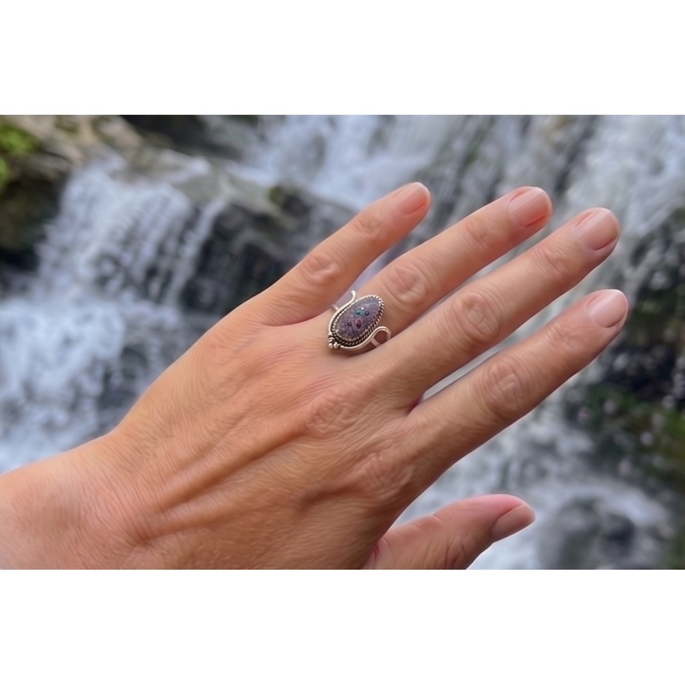 Zuni Ring - Signed‎ Sz 8.25US Handmade Native American Pueblo Jewelry **